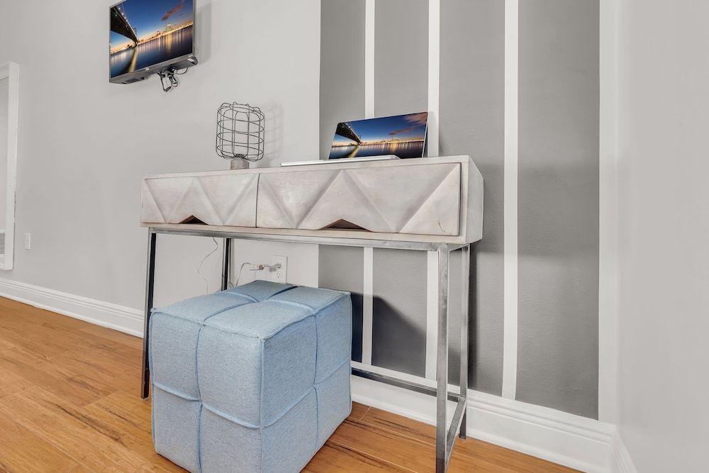 Brewerytown Balcony Retreat 2BR Haven Design Apartment 22