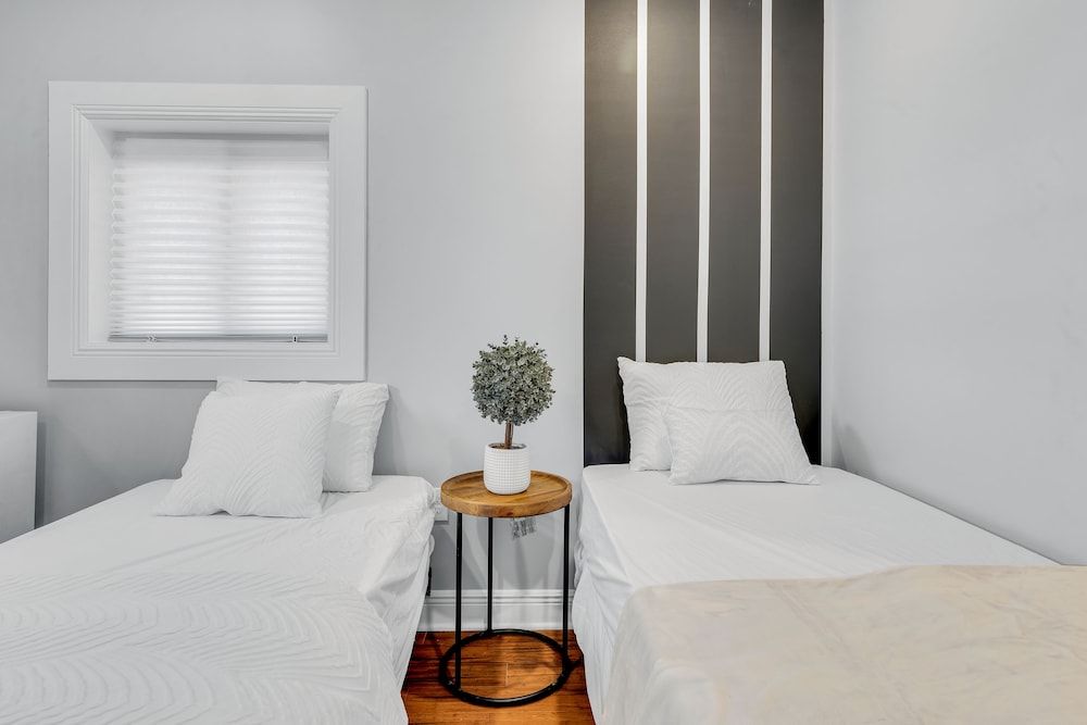 Brewerytown Balcony Retreat 2BR Haven Design Apartment 7