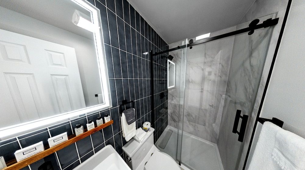 Chalet 239 Deluxe King Room 2