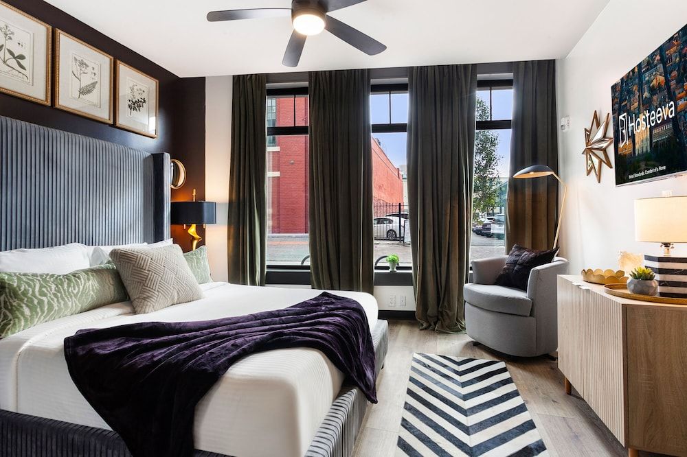 Signature Condo, 2 Bedrooms