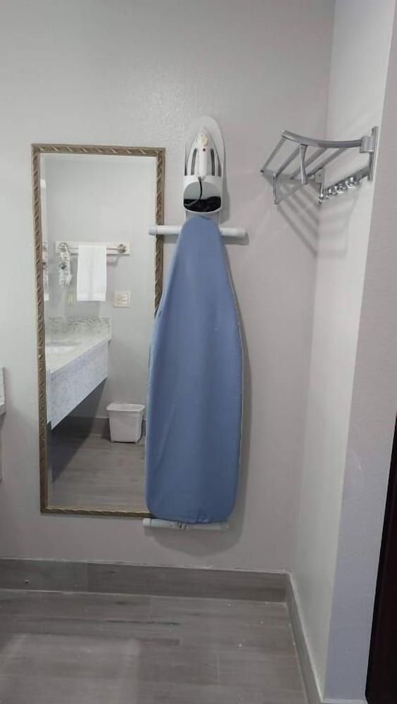 Regency Inn Norco Comfort Room, 2 Queen Beds 3