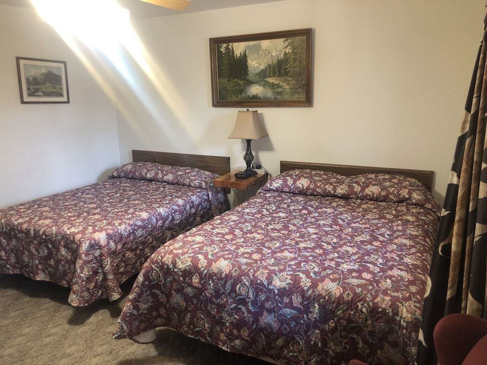 Deluxe Quadruple Room, 1 Bedroom, Kitchenette, Mountain View