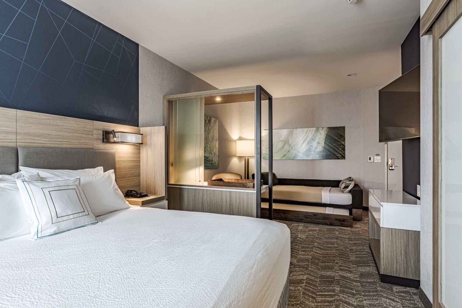 King Suite with Trundle Bed