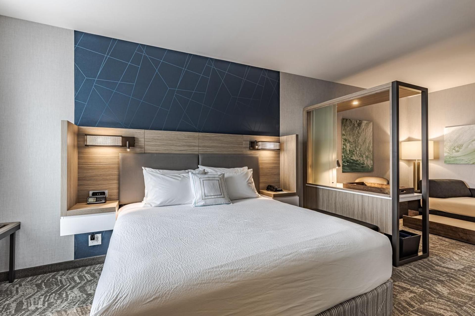King Suite with Trundle Bed