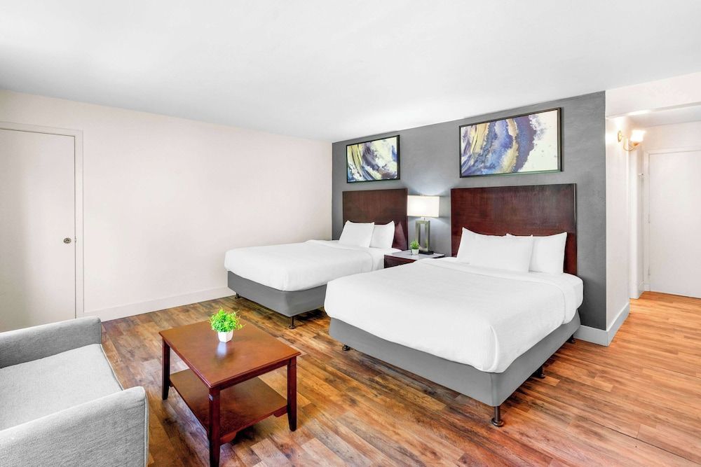 Room, 2 Queen Beds, Accessible, Non Smoking