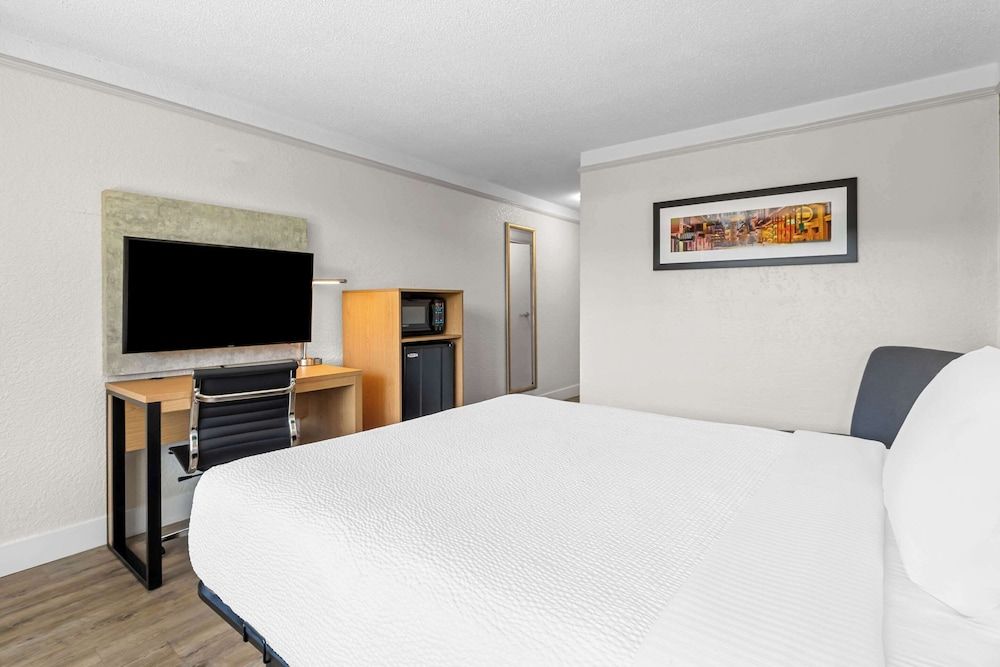 Quality Inn Slidell I-10 Room, 1 Queen Bed, Accessible, Non Smoking