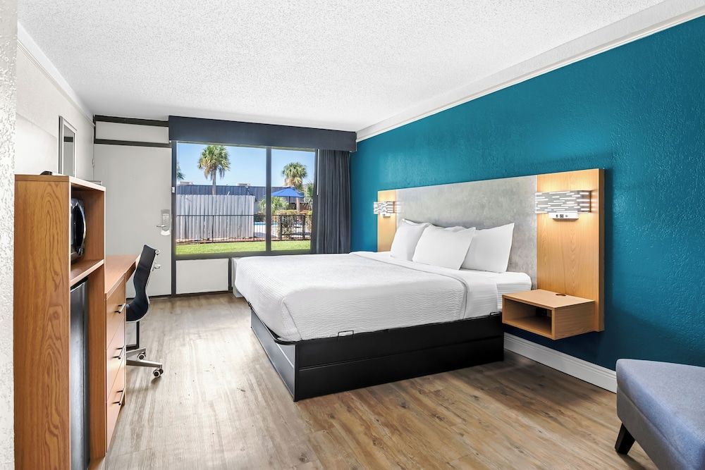 Standard Room, 1 King Bed, Non Smoking