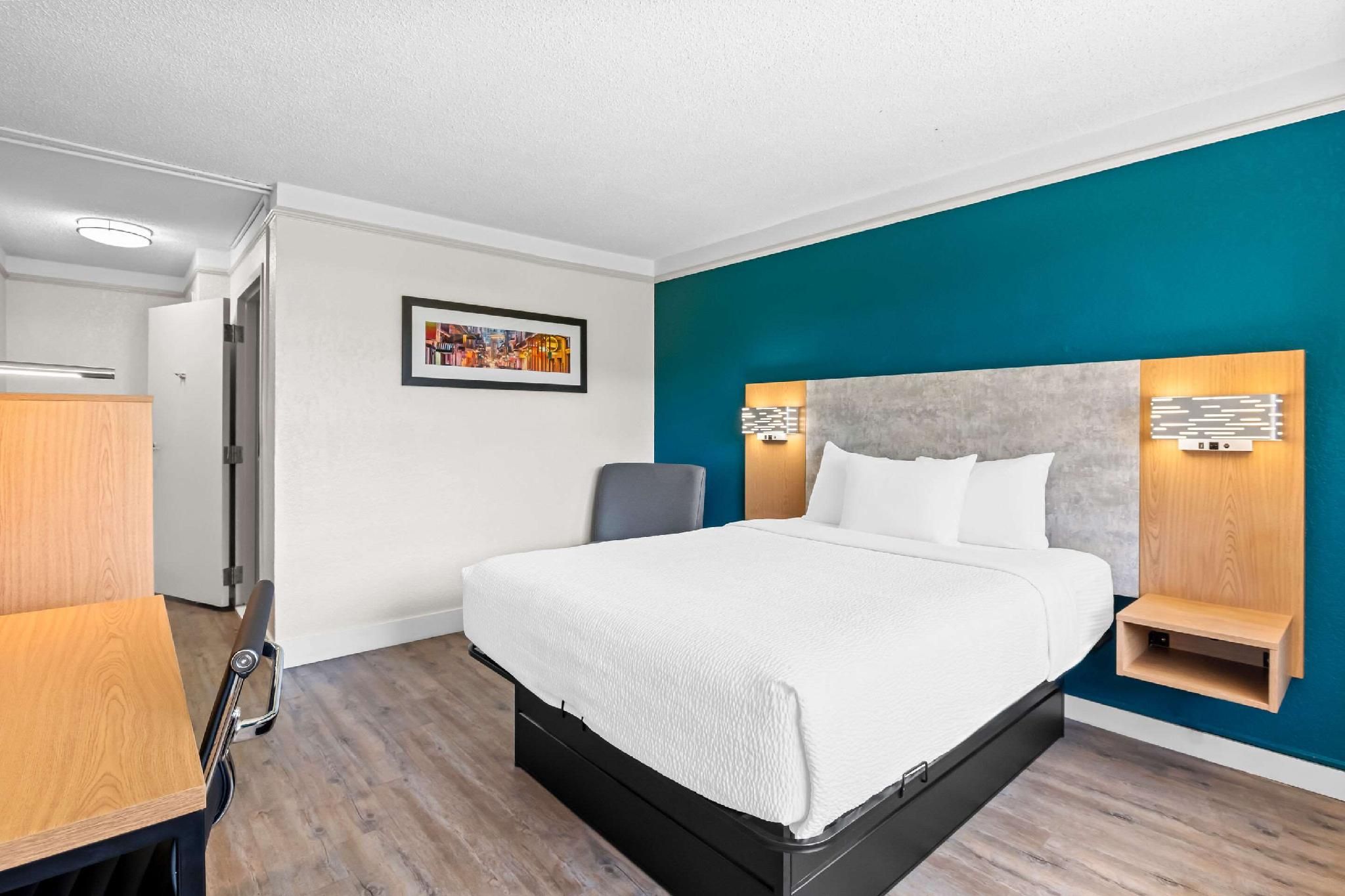 1 Queen Bed, Nonsmoking, Accessible