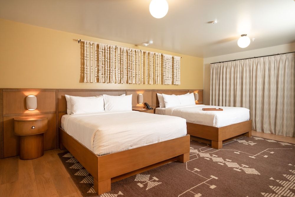 Murrieta Hot Springs Resort Deluxe Room, 2 Queen Beds