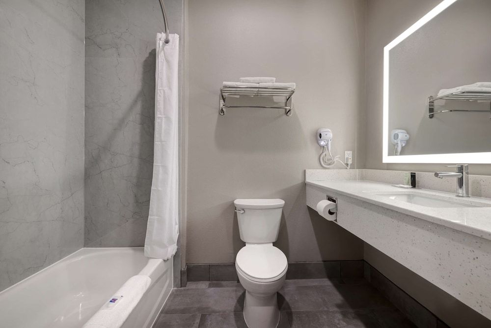 Studio 6 Katy, TX – Energy Corridor Standard Room, 1 King Bed, Non Smoking 4