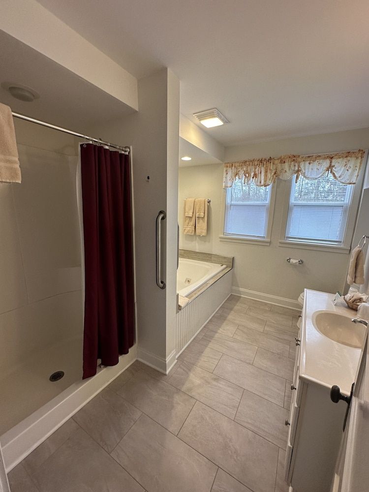 Birchwood Lodge House 6