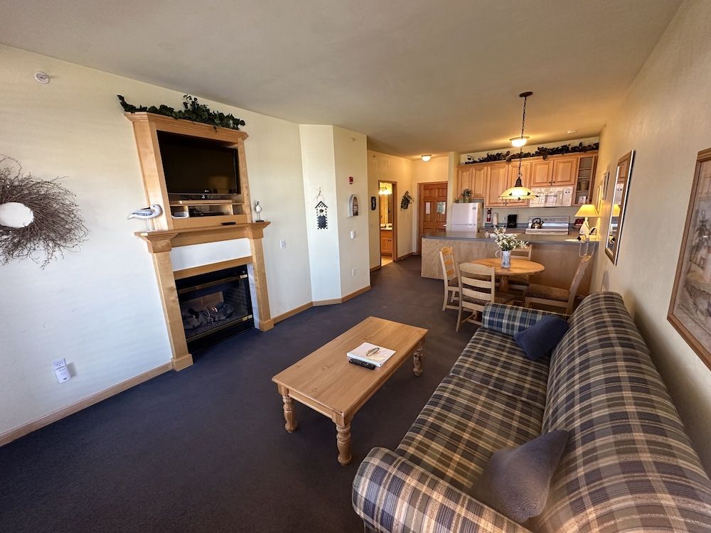 Birchwood Lodge Comfort Suite 6