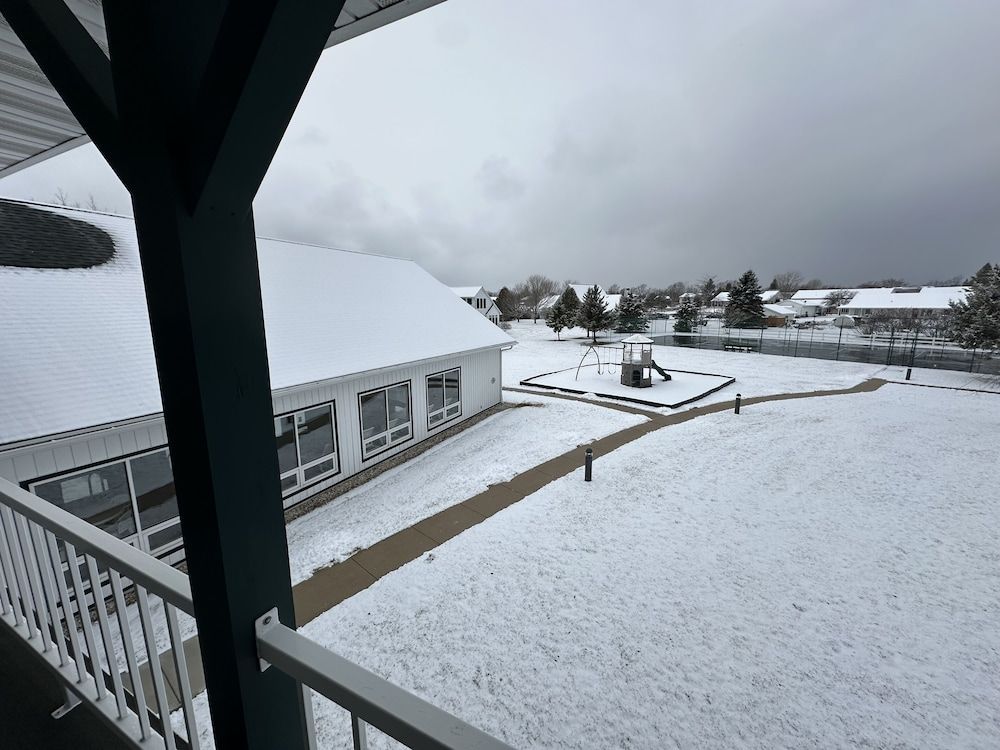 Birchwood Lodge Deluxe Suite 4