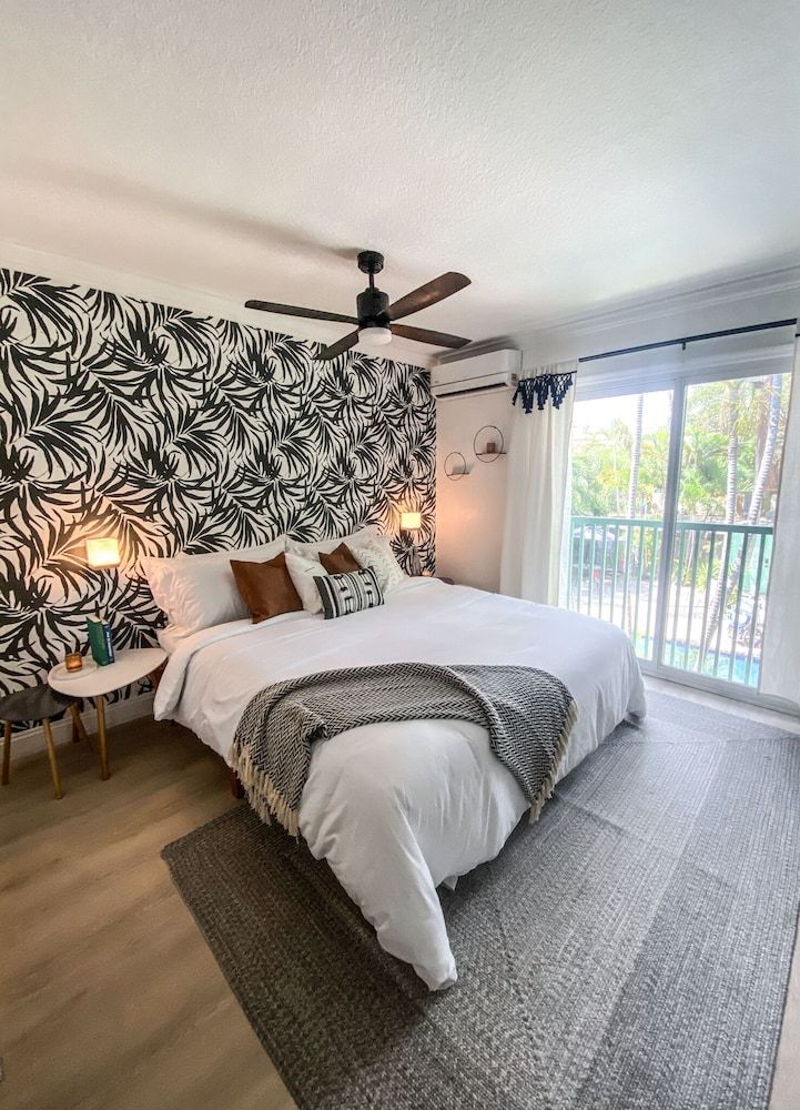 Las Olas Guest House
