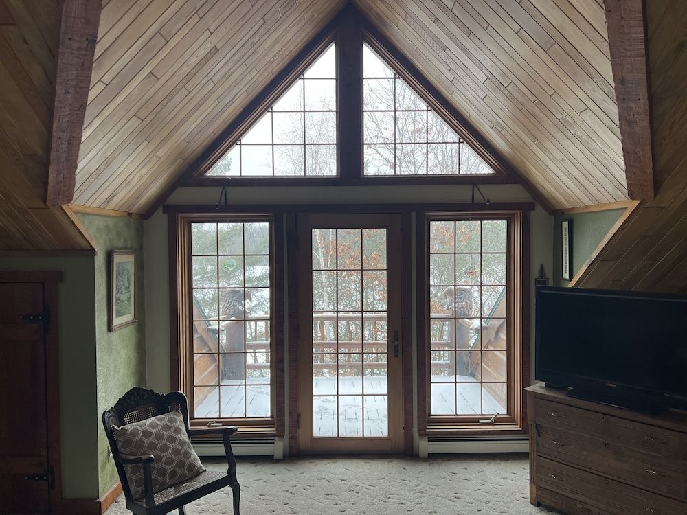 Beautiful Northwoods Getaway Master Suite 2