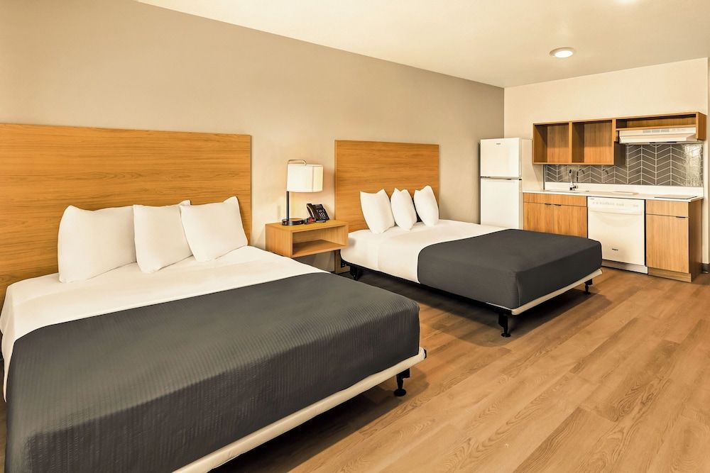 LivAway Suites SLC- West Jordan Studio Suite, 2 Queen Beds, Roll-in Shower 2