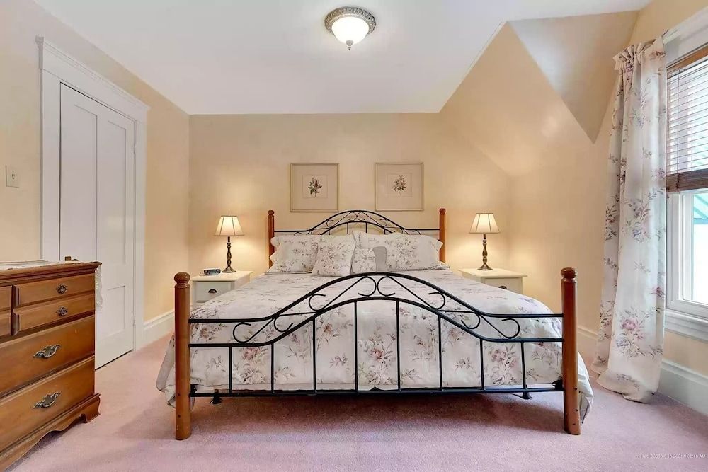 Harrison Suite