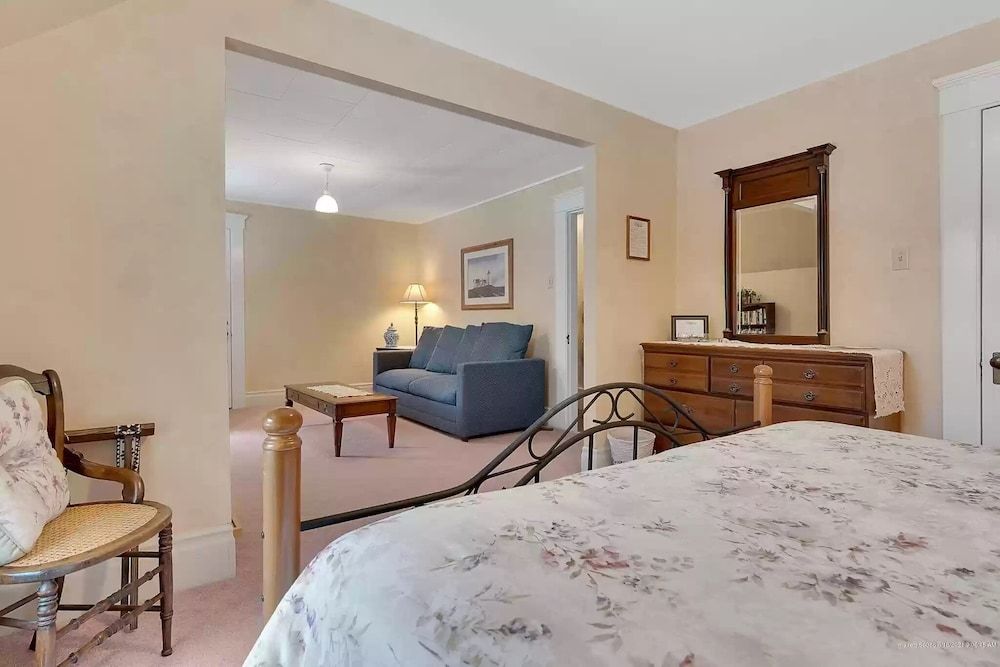 Harrison Suite