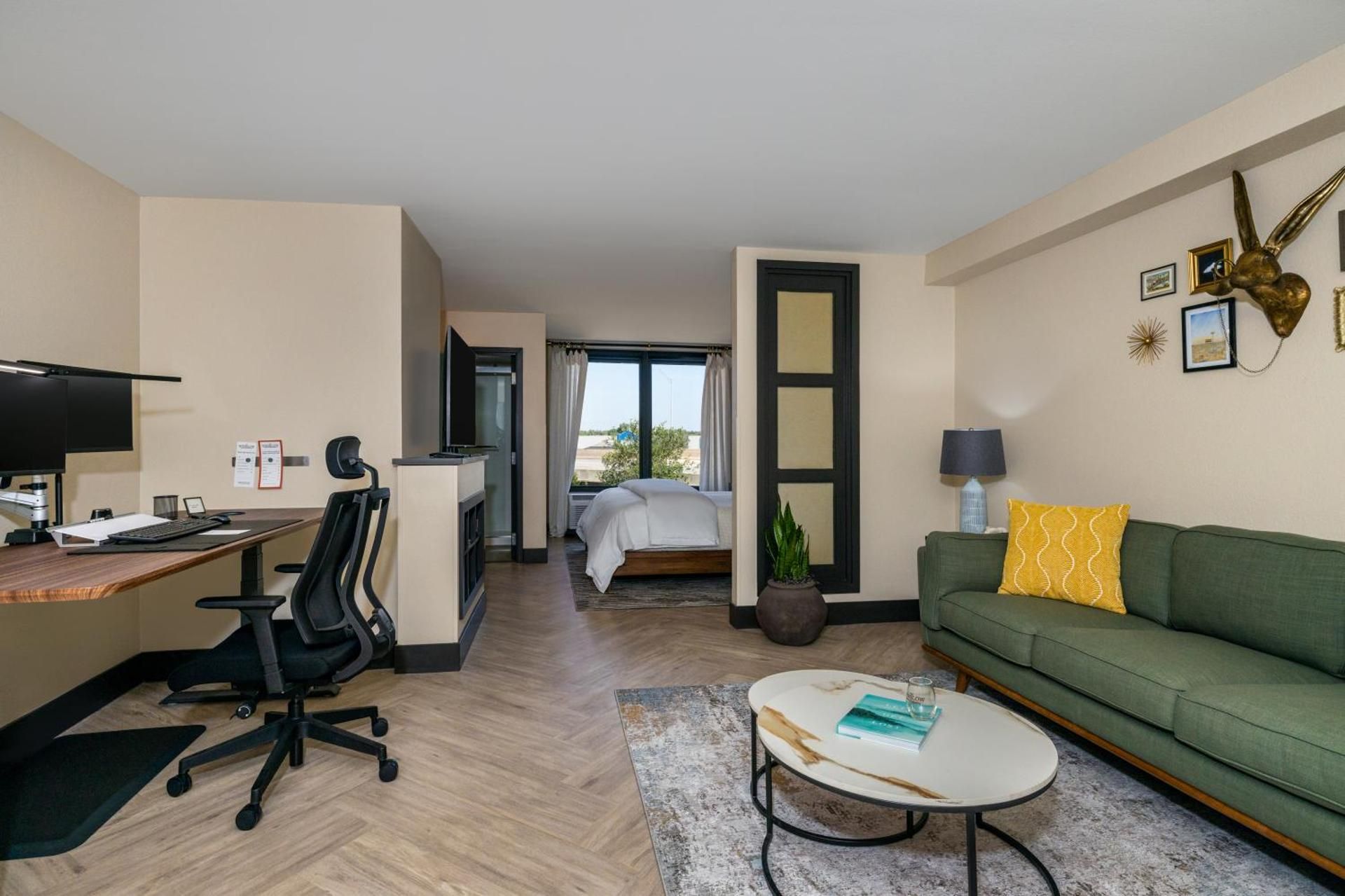 Work Wise Premium Suite, 1 King Bed