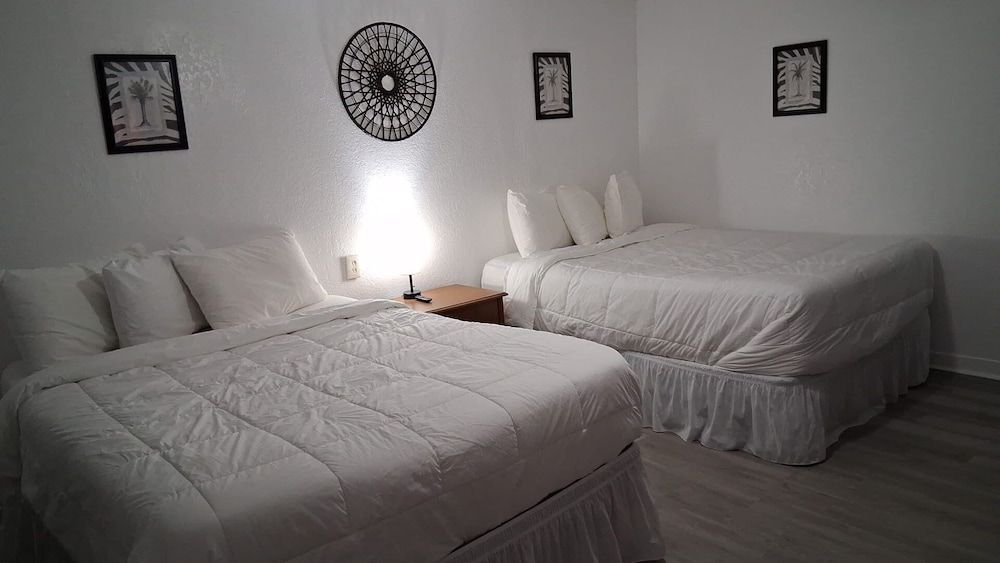 Studio Suite, 2 Queen Beds, Non Smoking, Microwave