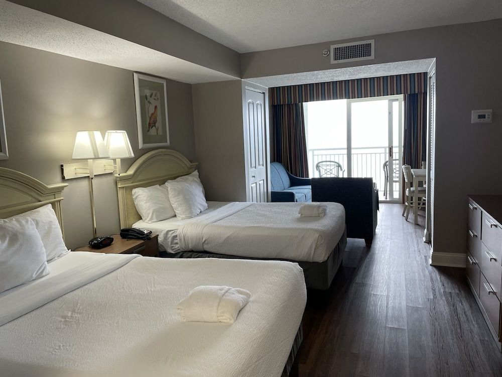 Superior Condo, Ensuite, Ocean View (Cam 2 Queen Studio)