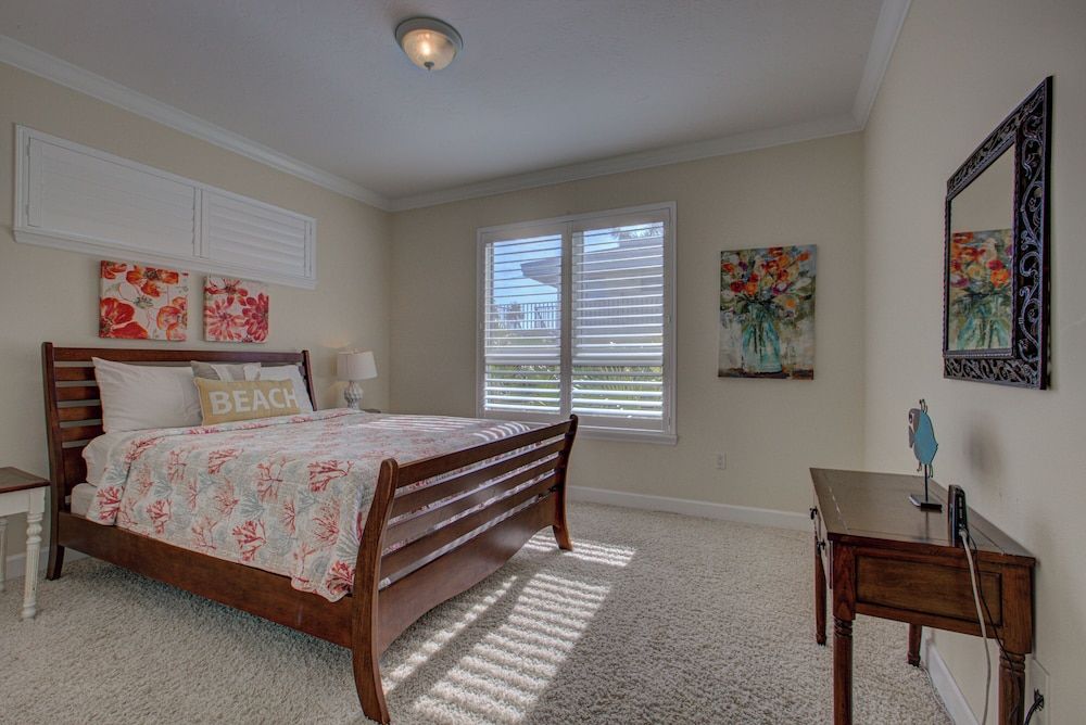 Studio (4 Bedrooms)