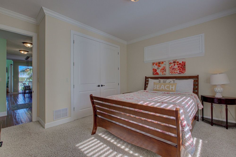 Studio (4 Bedrooms)