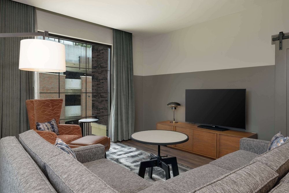 Hotel Nickel Plate Fishers, Tapestry Collection By Hilton Room, 1 Bedroom, Accessible, Kitchenette (Hearing) 7