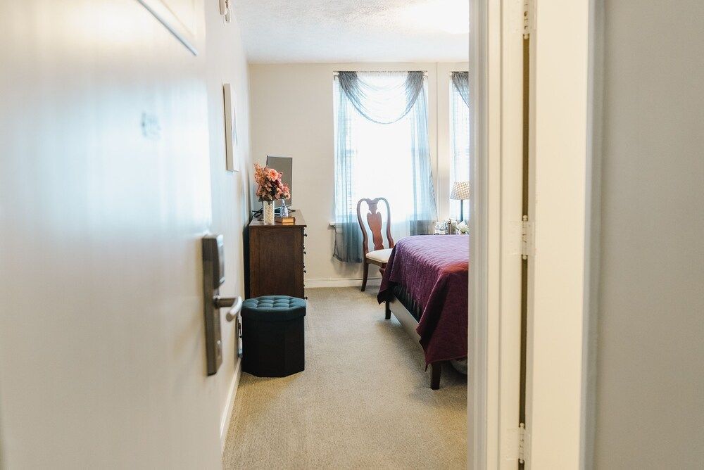 General Denver Hotel Deluxe Room 6