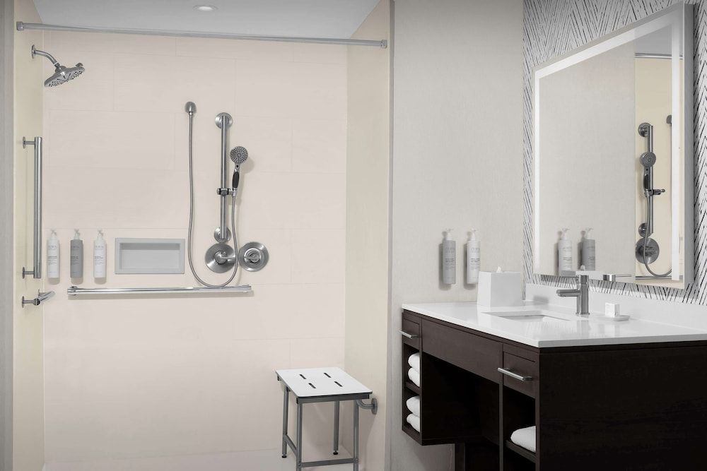 Home2 Suites By Hilton Falls Church Suite, 1 King Bed, Accessible (Roll-In Shower) 3