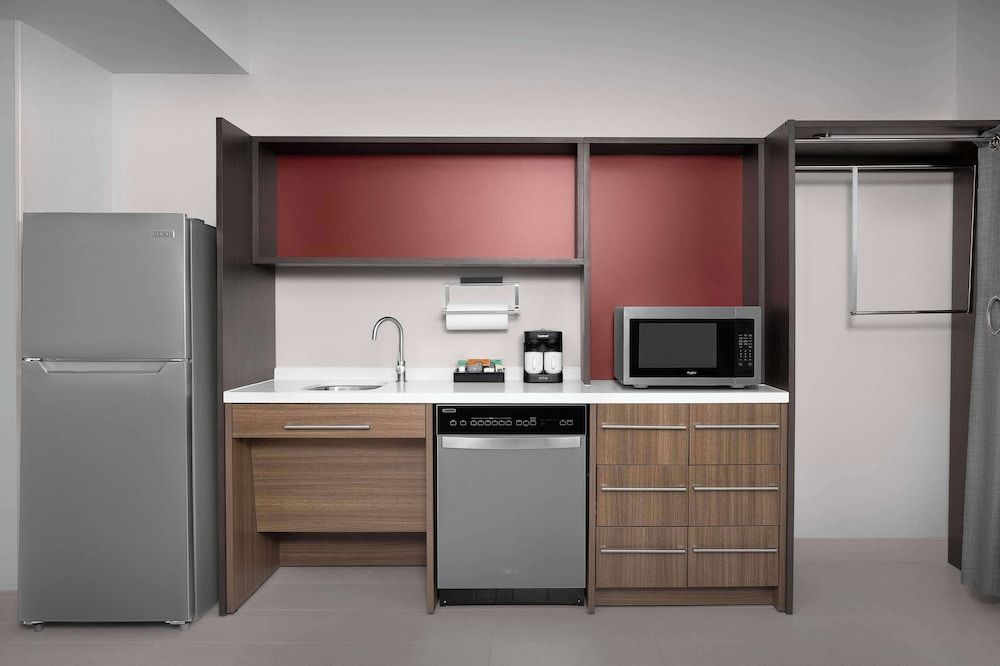 Home2 Suites By Hilton Falls Church Suite, 1 King Bed, Accessible (Roll-In Shower) 5