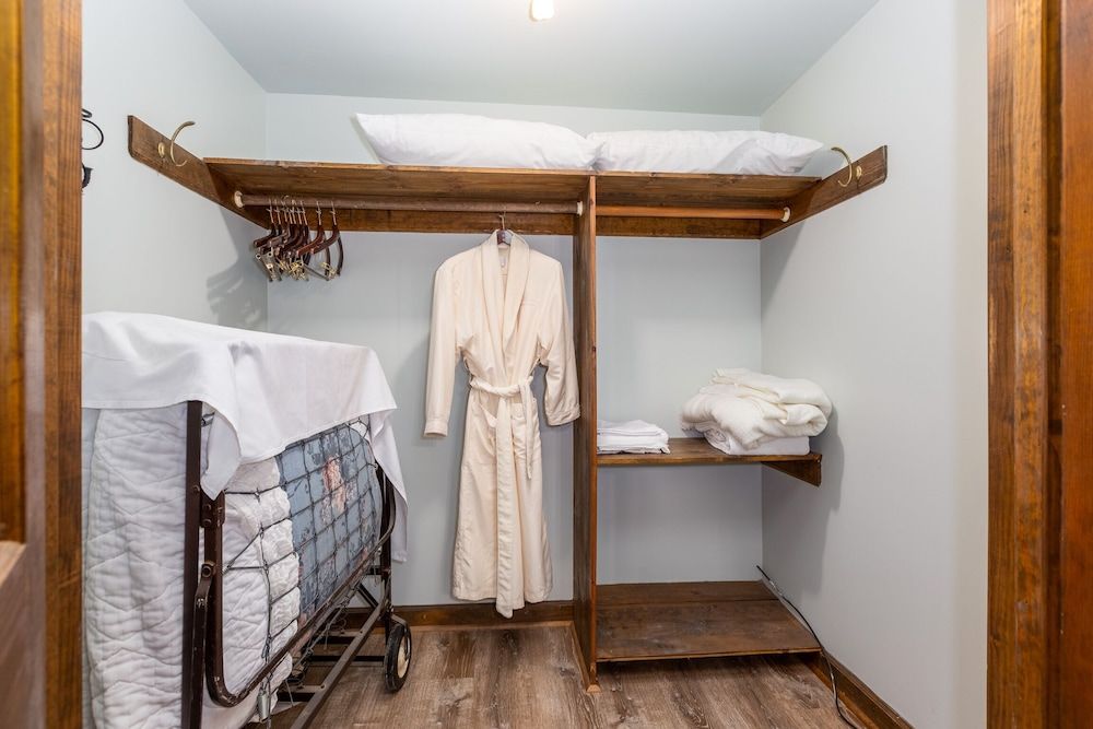 Twin City Suites