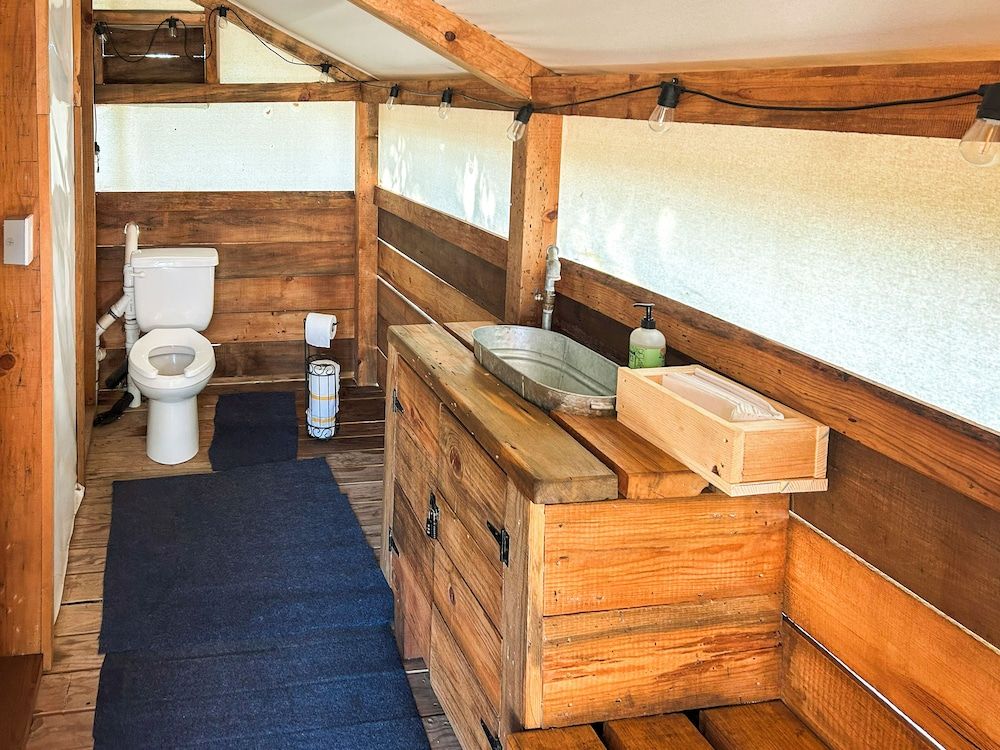 SoCal Camping Basic Room 8