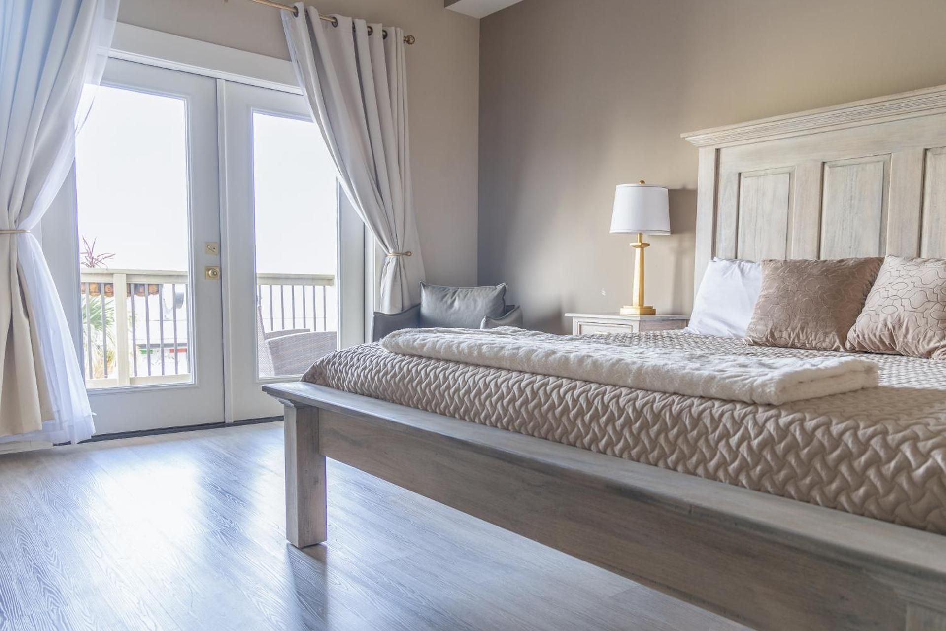 King Room with Balcony