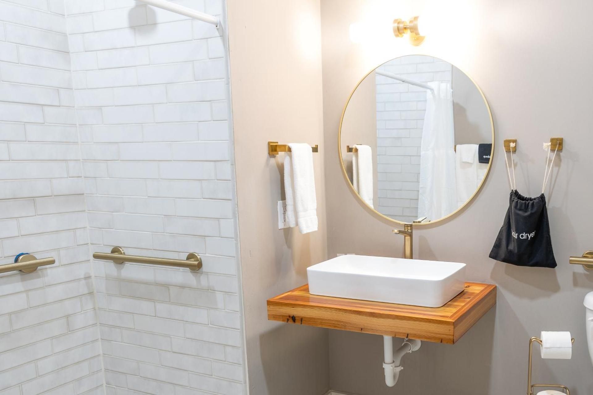 King Room with Roll-In Shower - Disability Access