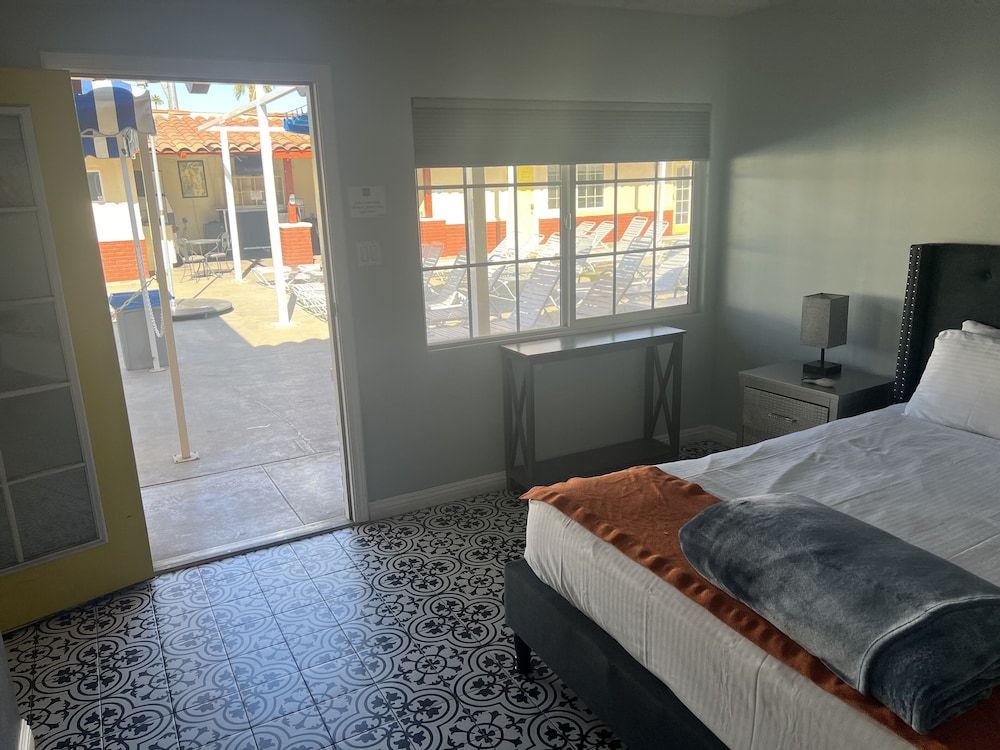 Deluxe Double Room, 1 King Bed, Kitchenette