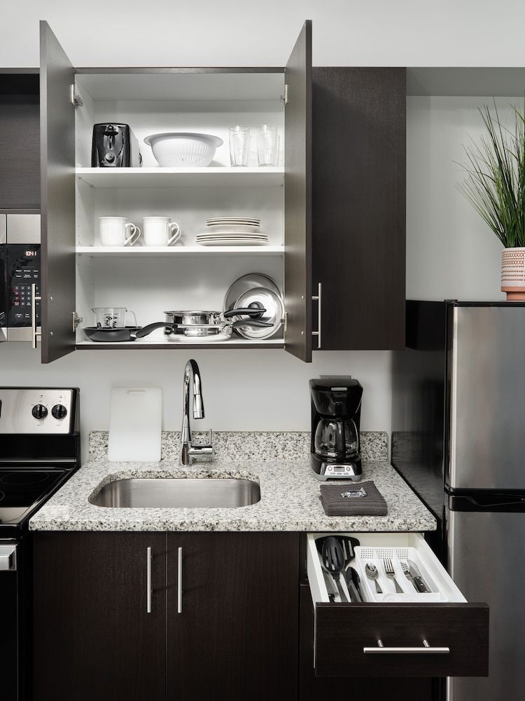 Deluxe Suite, 1 Bedroom, Kitchen