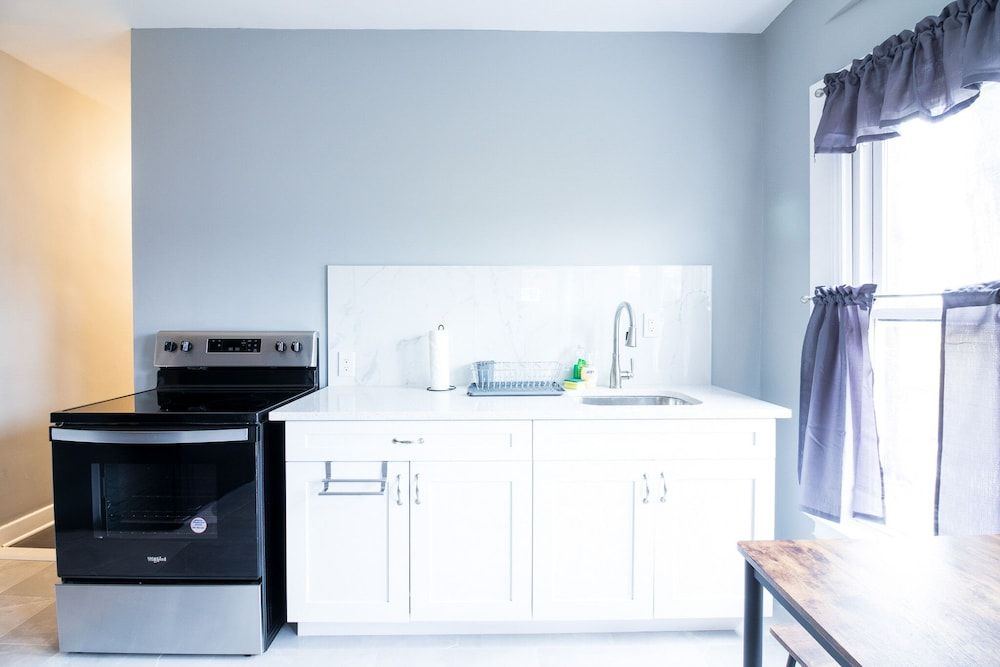 Cozy 1 bedroom Apartment Sleeps 4 Deluxe Apartment 11