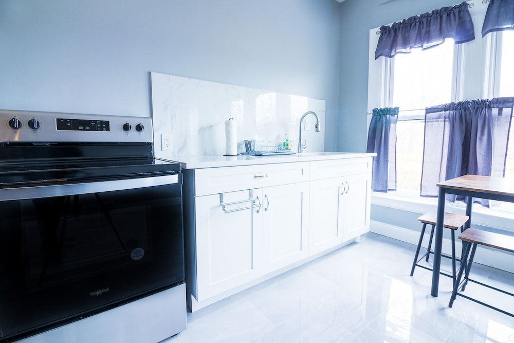 Cozy 1 bedroom Apartment Sleeps 4 Deluxe Apartment 10