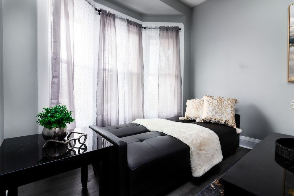 Cozy 1 bedroom Apartment Sleeps 4 Deluxe Apartment 7