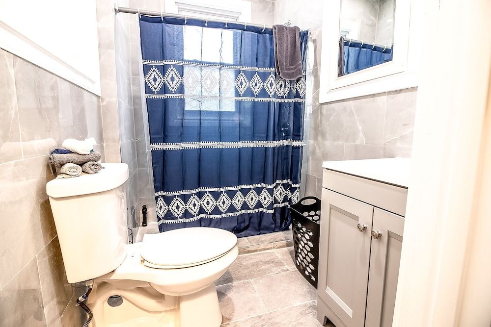 Cozy 1 bedroom Apartment Sleeps 4 Deluxe Apartment 8