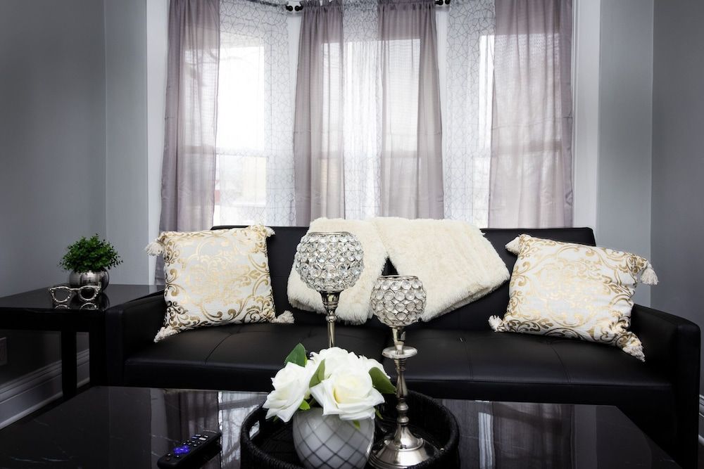 Cozy 1 bedroom Apartment Sleeps 4 Deluxe Apartment 6