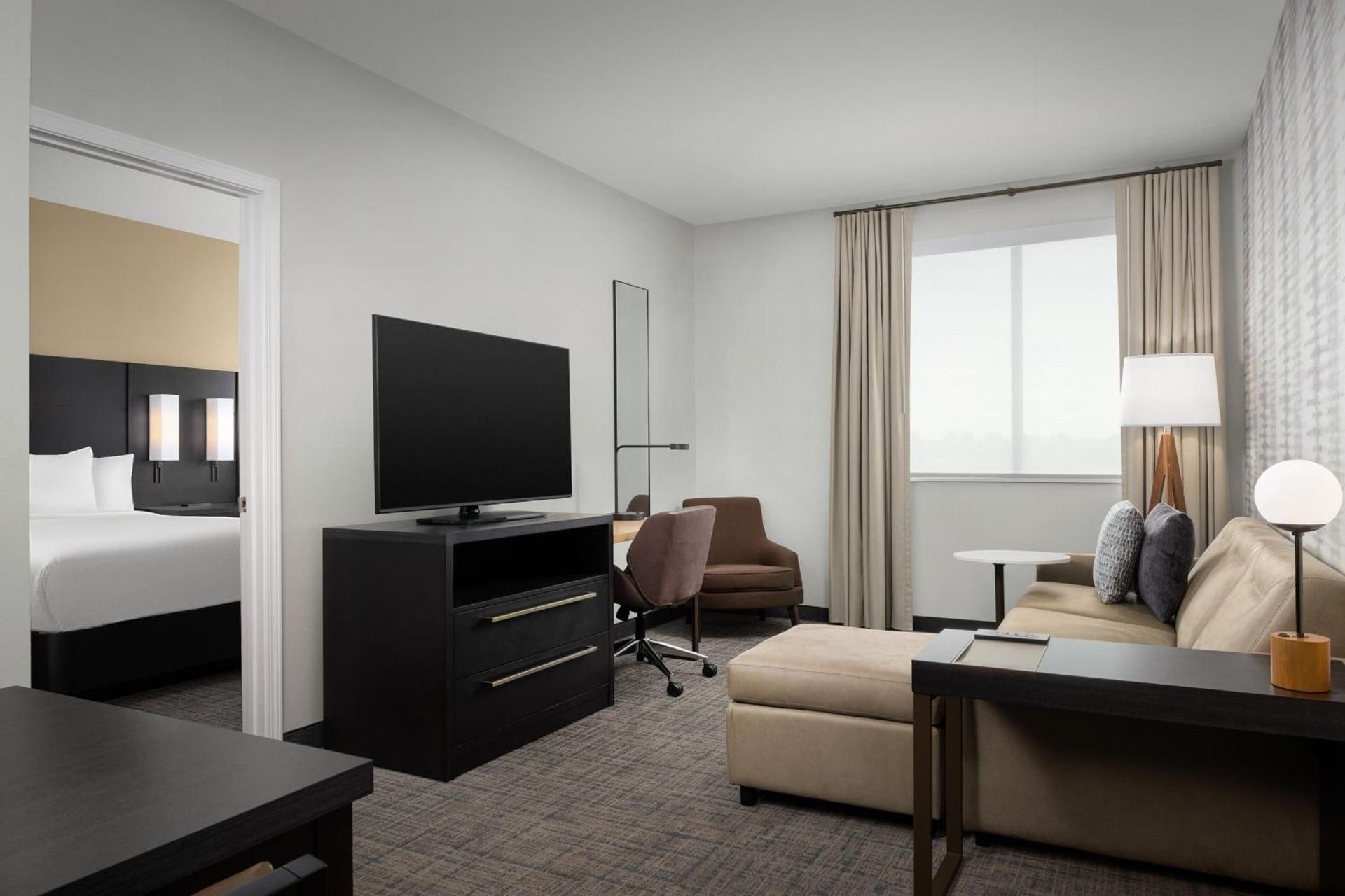 Residence Inn by Marriott Indianapolis Plainfield One-Bedroom King Suite with Sofa Bed and Tub - Mobility Accessible 2