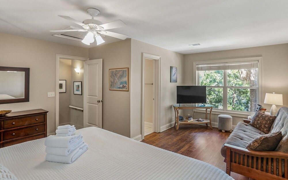 House, Multiple Beds, Kitchen