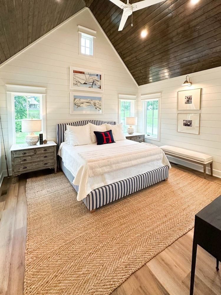 Superior Cottage