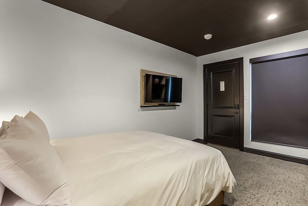 The Hermann Motel Economy Room 7