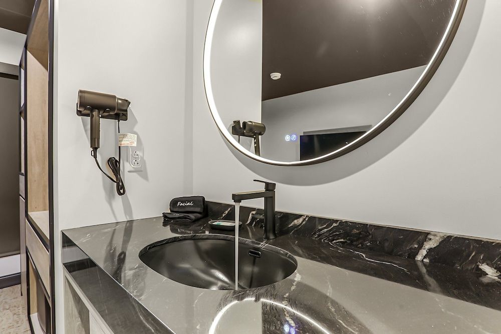 The Hermann Motel Economy Room 4