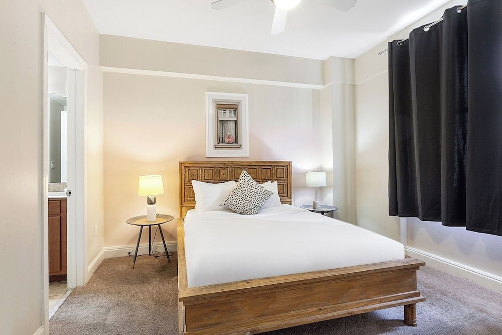 Signature Condo, 2 Bedrooms