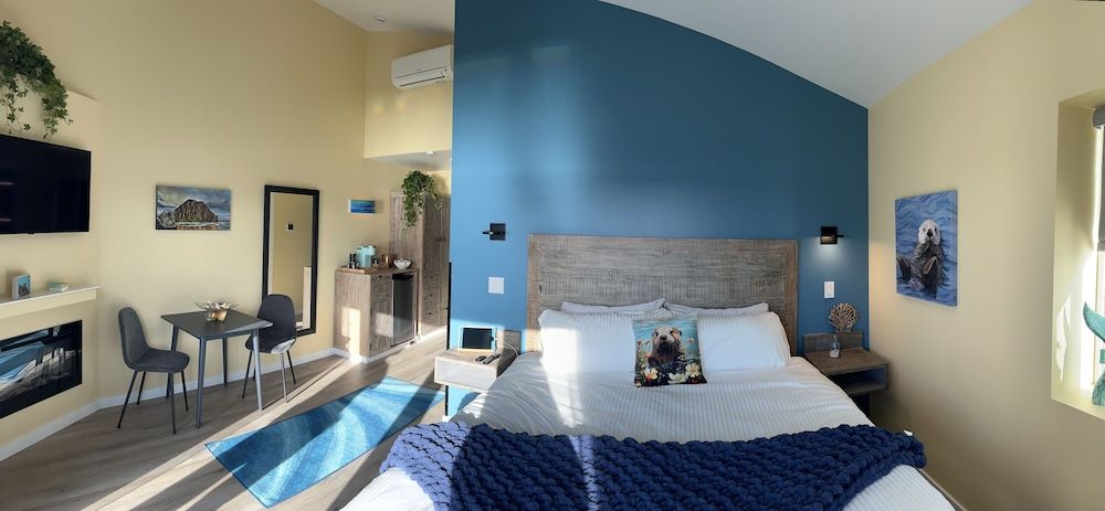 HarborWalk Inn Panoramic Room, 1 King Bed, Fireplace, Ocean View