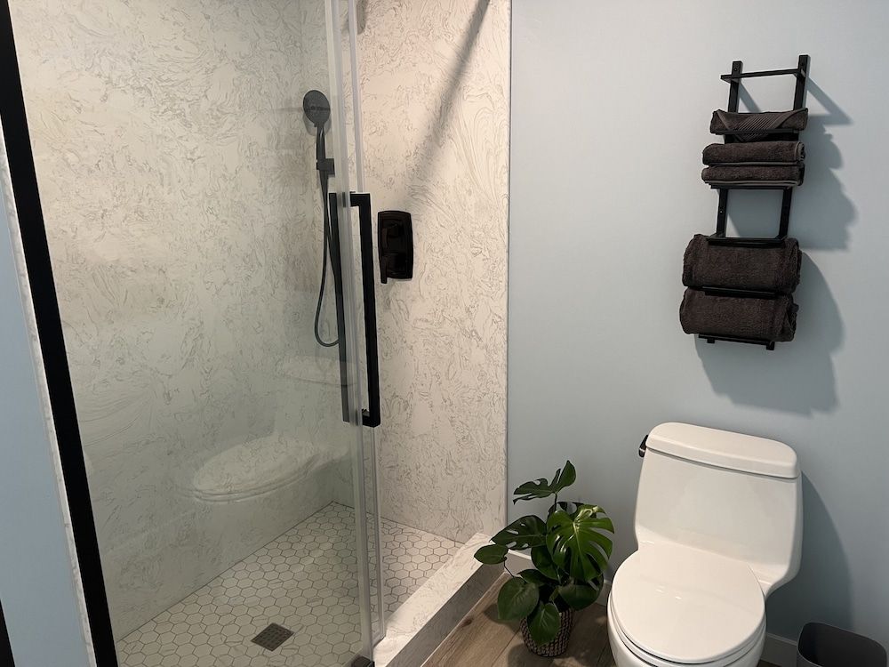 HarborWalk Inn Luxury Room, 1 King Bed with Sofa bed, Balcony, Ocean View 8